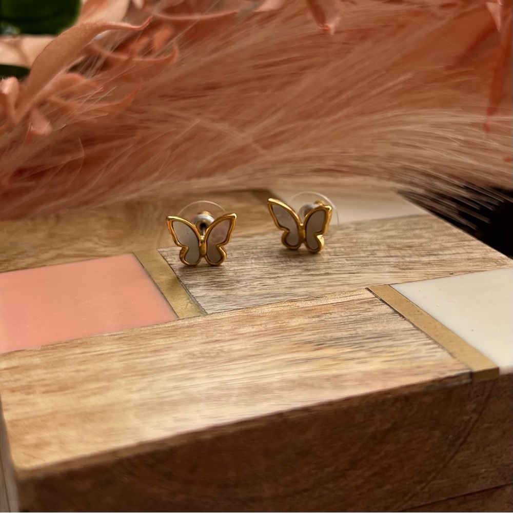 NWOT Kate Spade All A Flutter Mother of Pearl Butterfly Stud Earrings